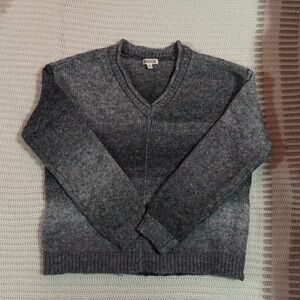 Briggs New York Women's Gray V-Neck Sweater